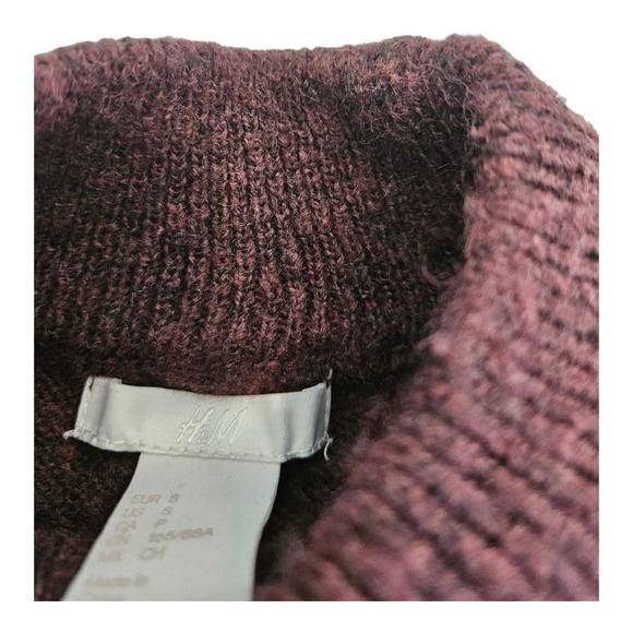 H&M Small Red Long Sleeve Pullover Shirt - Picture 2 of 8